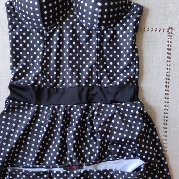 Women Vintage Polka Dot Sailor Pin Up Swimdress (box#2) - Picture 2 of 4